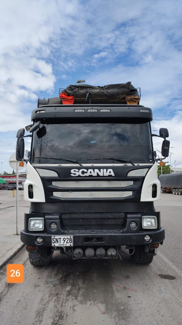 Volquetas 4 manos	Scania 	2013 - Image 2